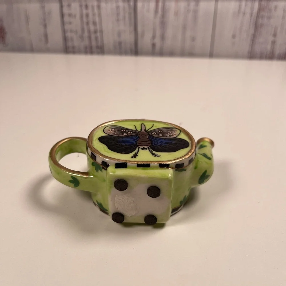 N/A friendship teapot